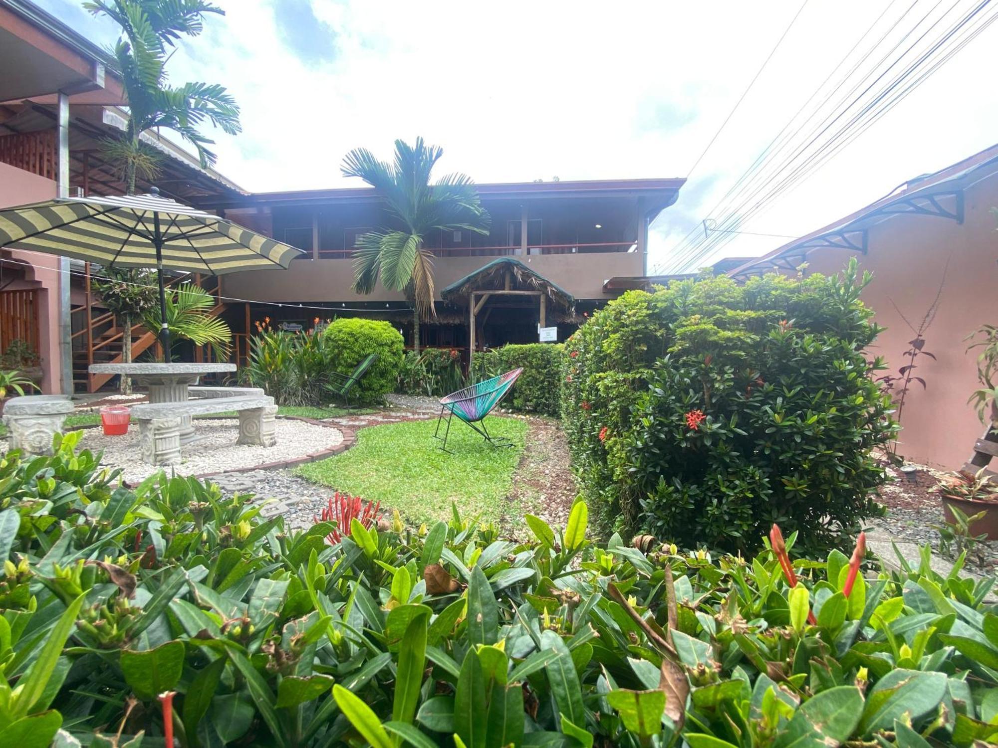 Hotel La Choza Inn La Fortuna Exterior photo